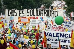 Manifestación contra el matrimonio homosexual en Valencia. Fuente: El País