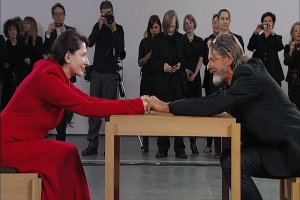 Marina Abramovic y Ulay reencontrándose en The artist is present, 2010