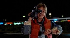 Marty McFly en la película Regreso al futuro con una cámara JVC