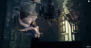 Fotograma de Falling | Captura propia
